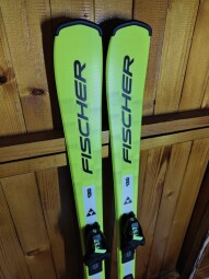 LYŽE FISCHER RC4 RACE JR 130CM --MODEL 2026--